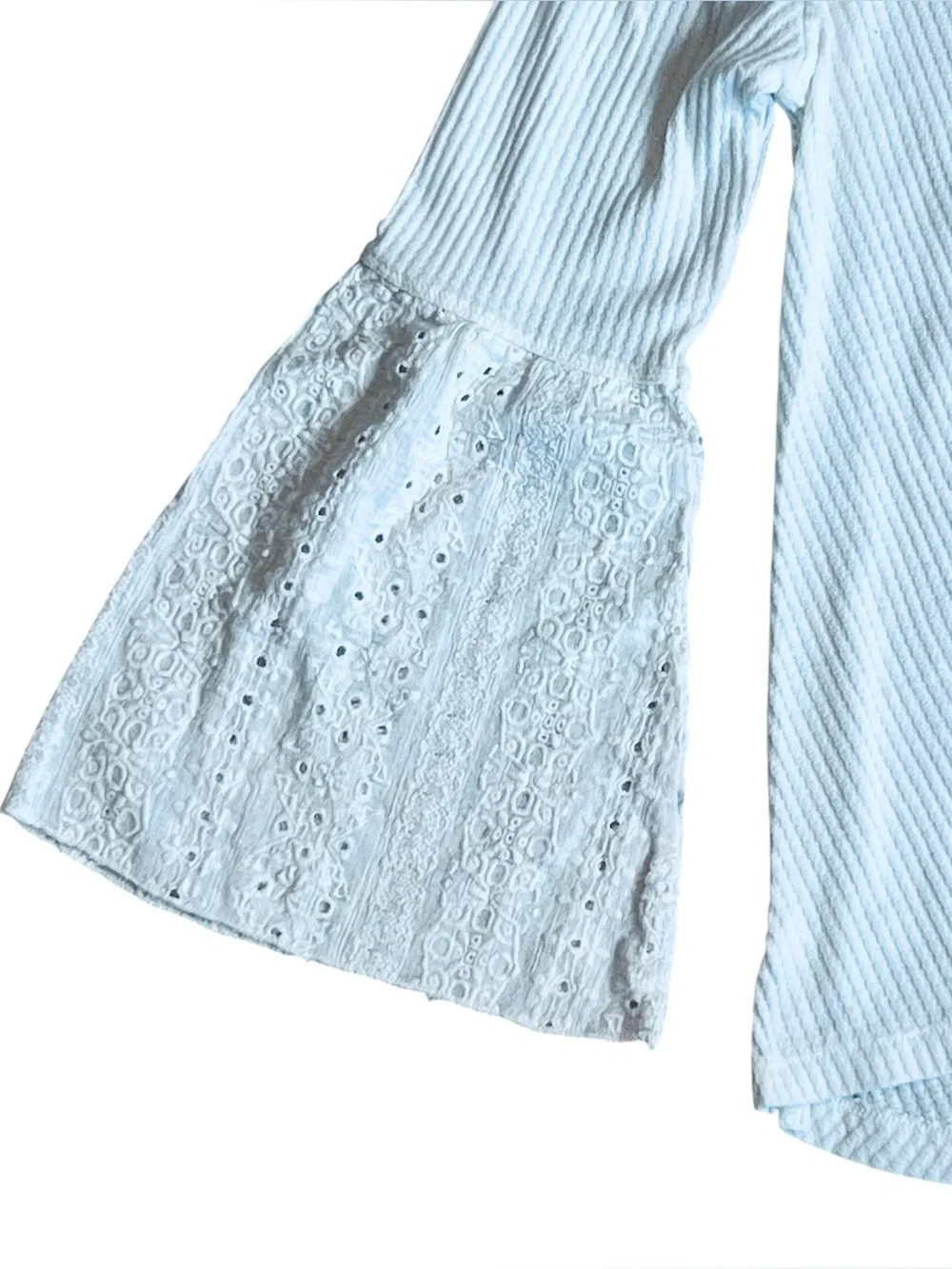Free People Women’s Sz S White Eyelet Lace Top Bell Sleeve Parisian Nights Knit